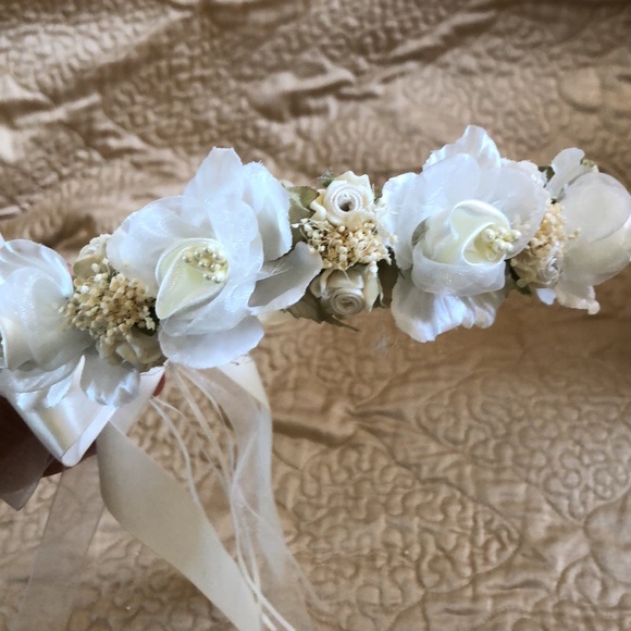 Ivory/Cream dainty Flower Girl head crown. One size fits all. - Picture 3 of 12